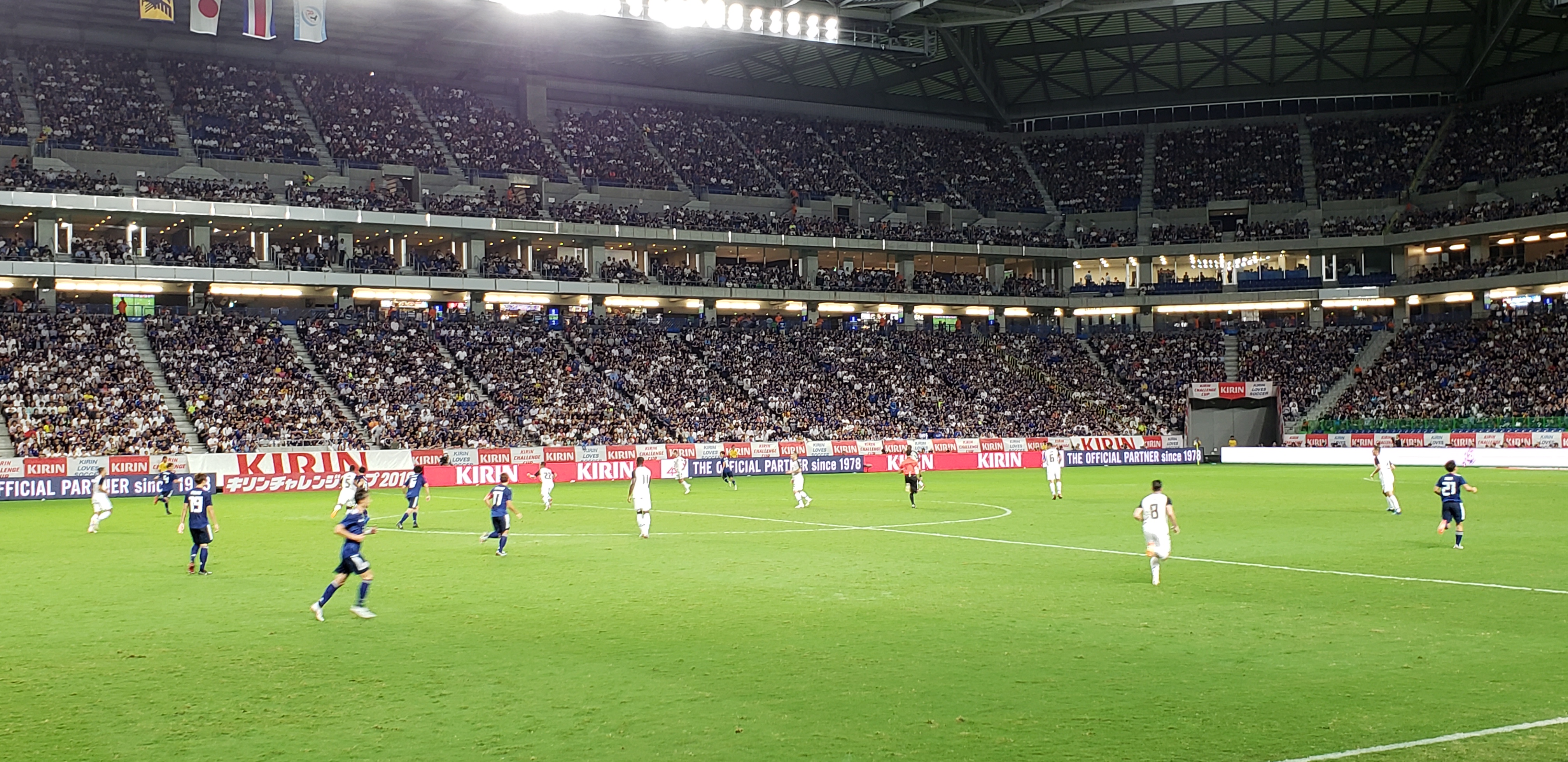 サッカー日本代表戦 観戦 大阪 東心斎橋 ヘア メイクアップ シャワー