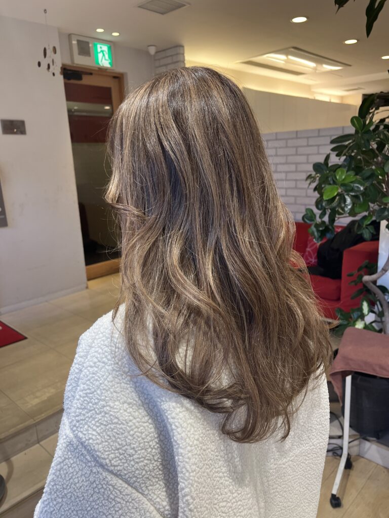 カラーリストがオススメする白髪ぼかしハイライト