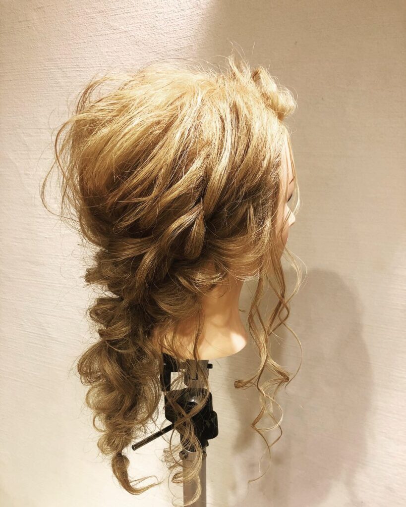 簡単アレンジお探しの方必見！編み込みだけで可愛いくなれちゃう✨