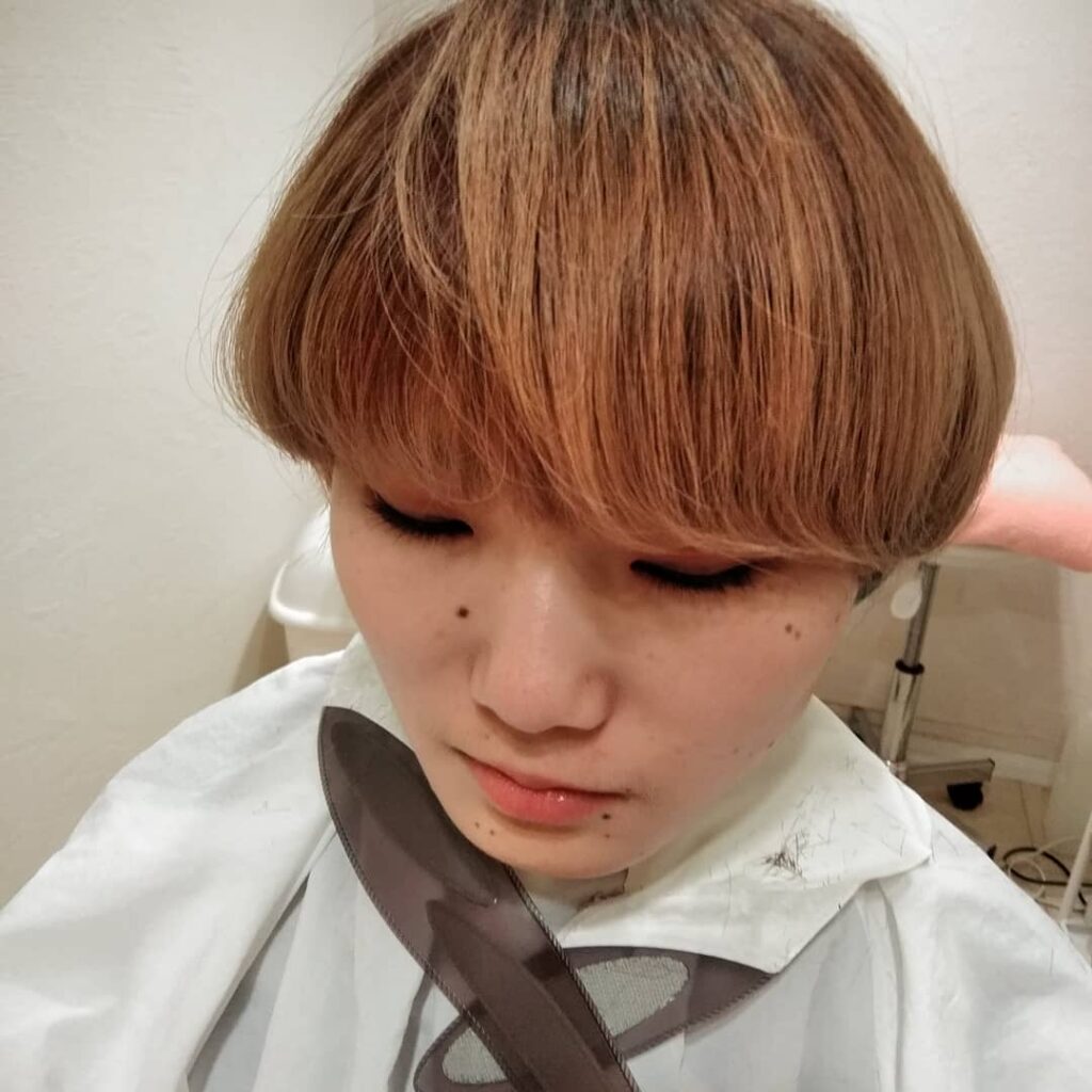 チーフtakeのブログ　流行と顔に合ったヘアスタイルを骨格とバランスさせてより小顔にみせるショートカット私に似合うショートにして！